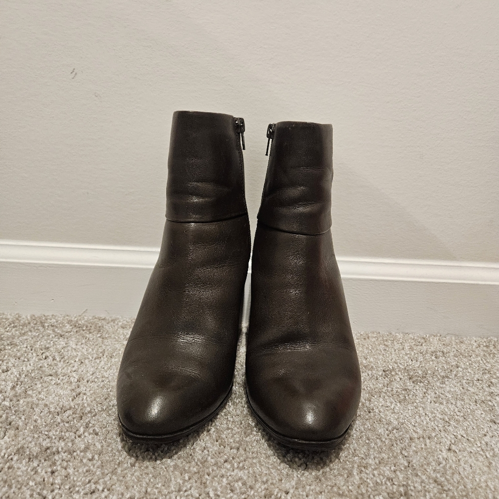 Nine West Ankle Booties, Size 9, Khaki